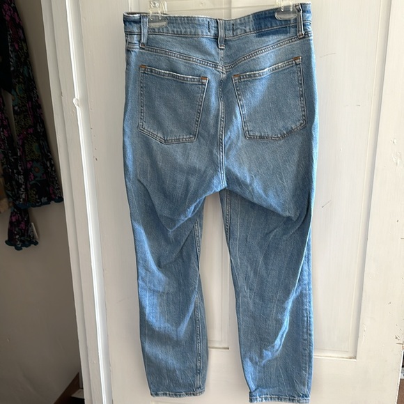 Women’s Abercrombie curve love jeans - Picture 3 of 3